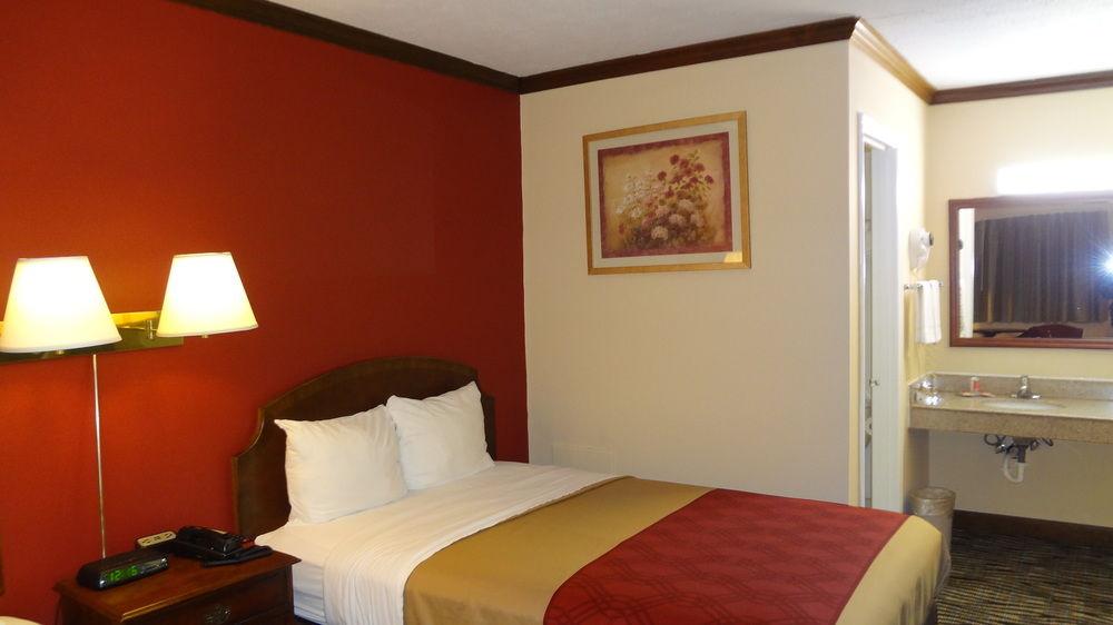 Econo Lodge Colonial Вильямсбург Экстерьер фото