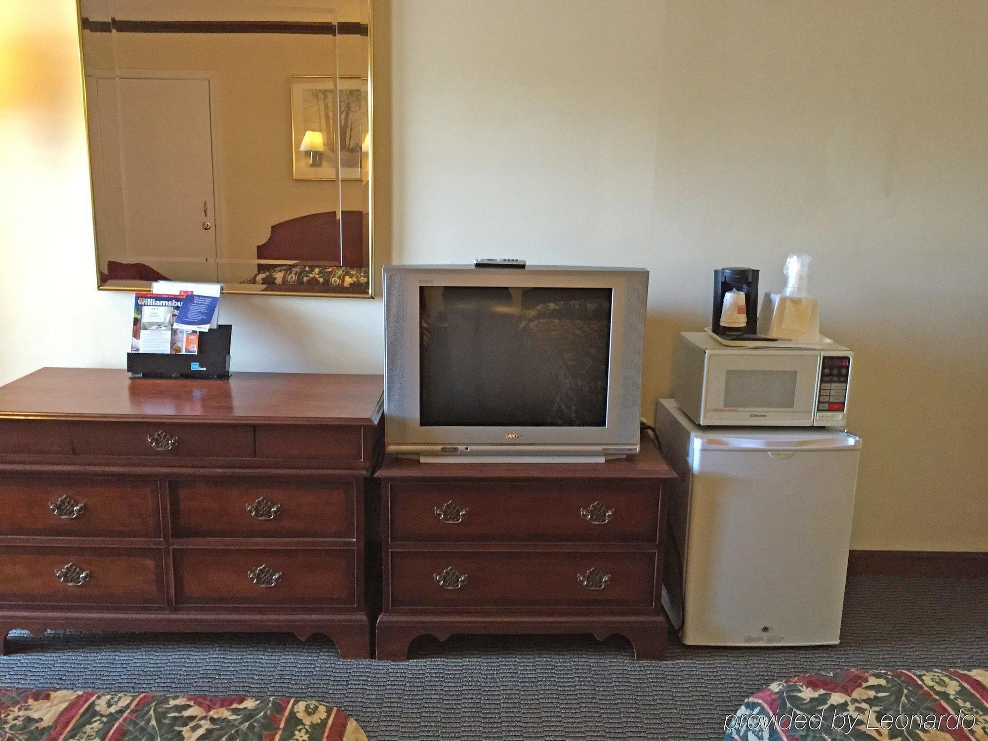 Econo Lodge Colonial Вильямсбург Экстерьер фото