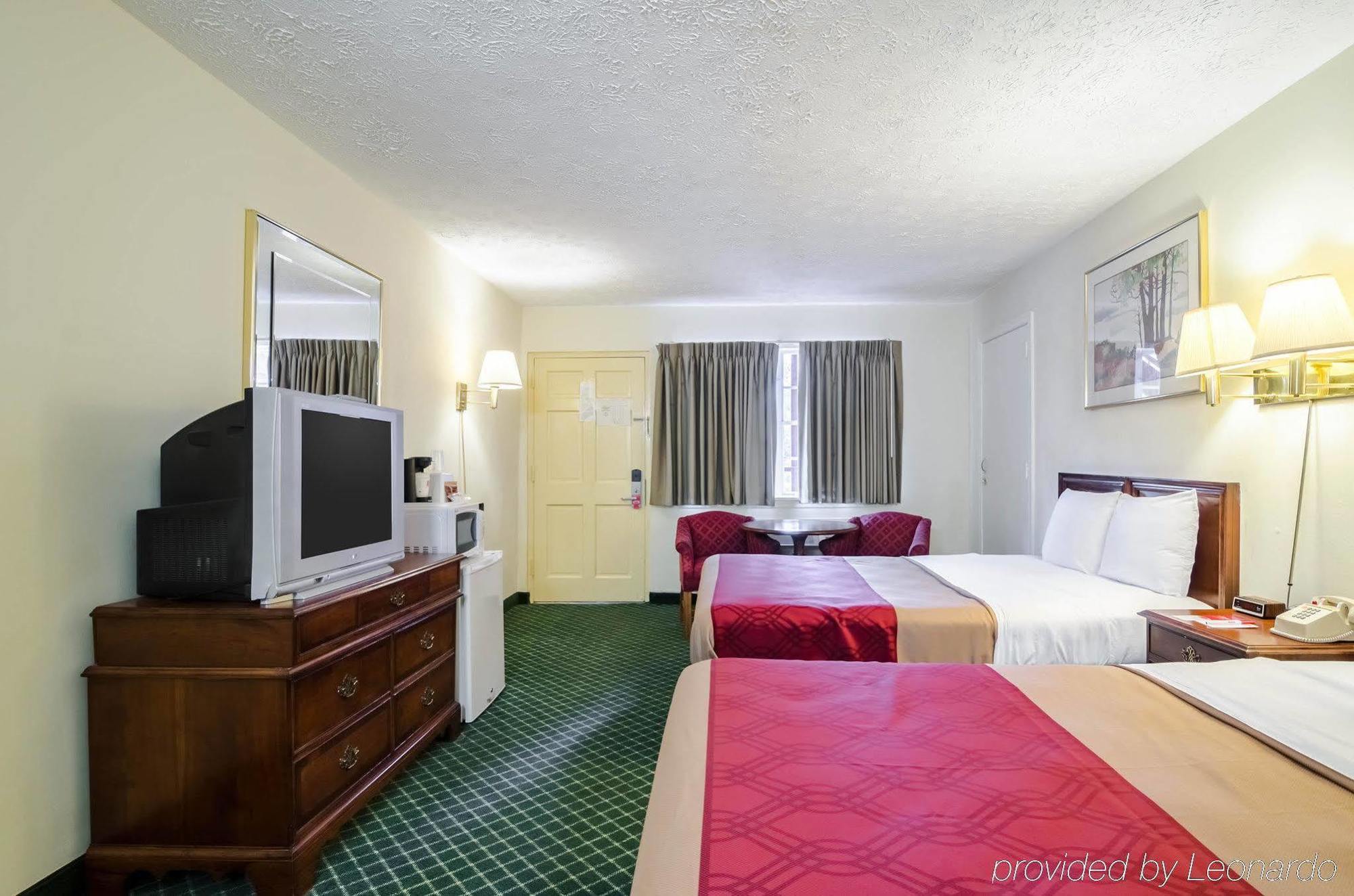 Econo Lodge Colonial Вильямсбург Экстерьер фото