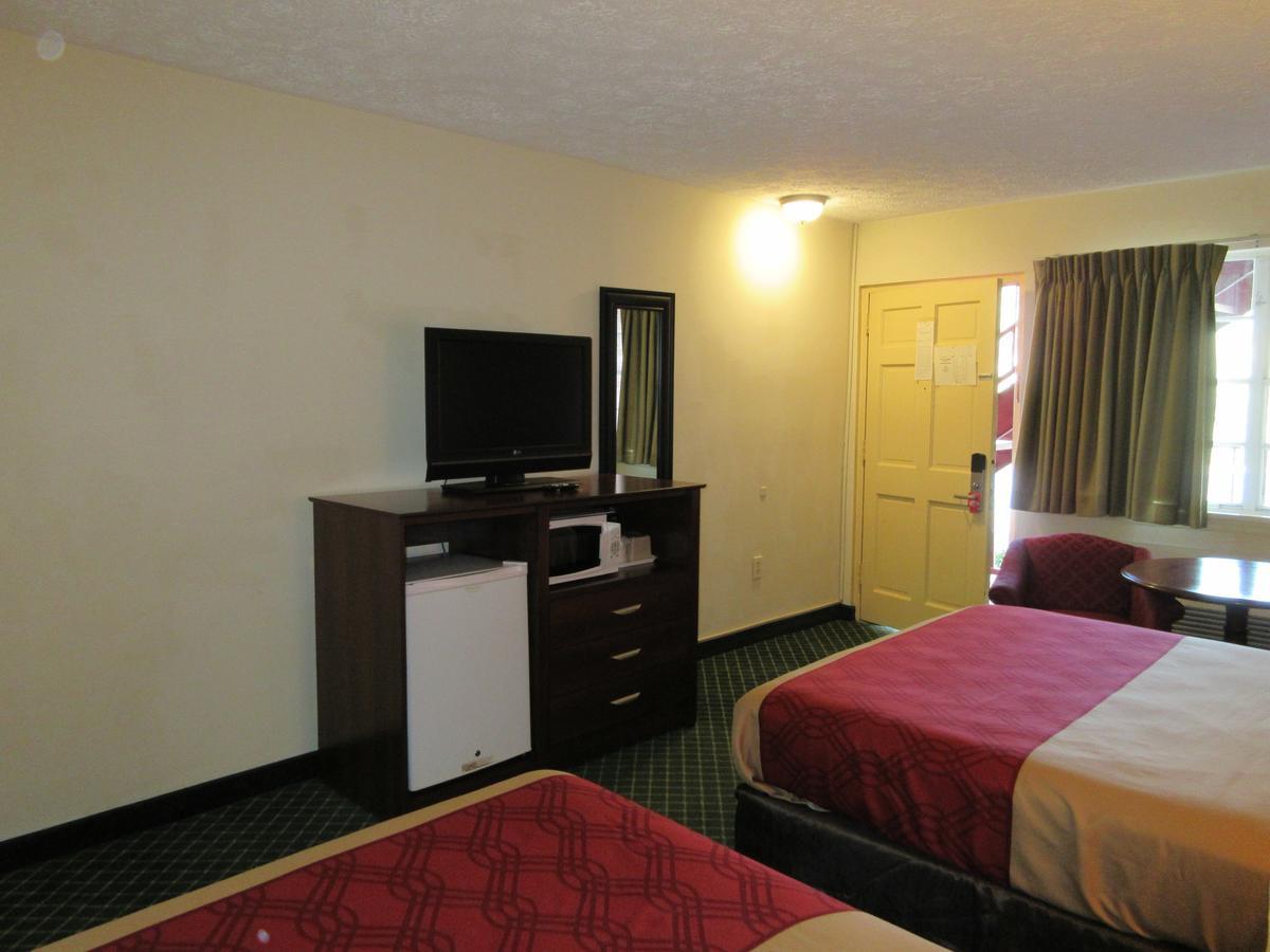Econo Lodge Colonial Вильямсбург Экстерьер фото
