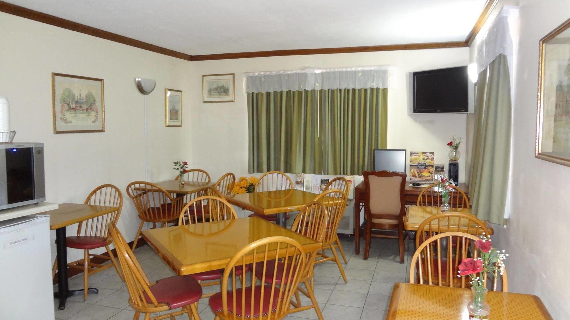 Econo Lodge Colonial Вильямсбург Экстерьер фото