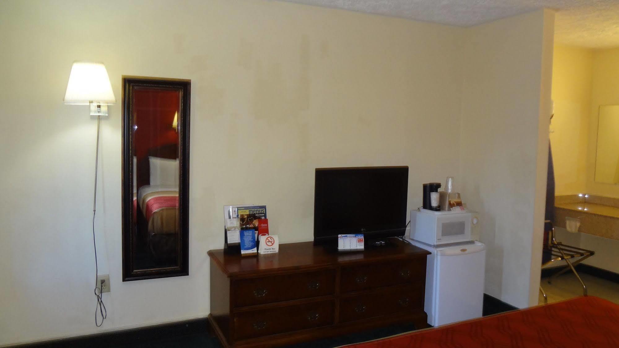 Econo Lodge Colonial Вильямсбург Экстерьер фото