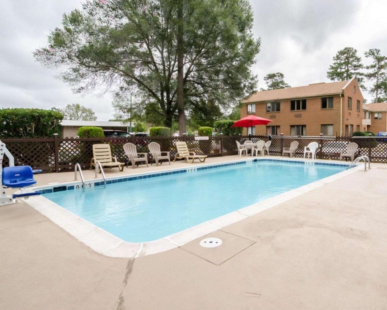 Econo Lodge Colonial Вильямсбург Экстерьер фото